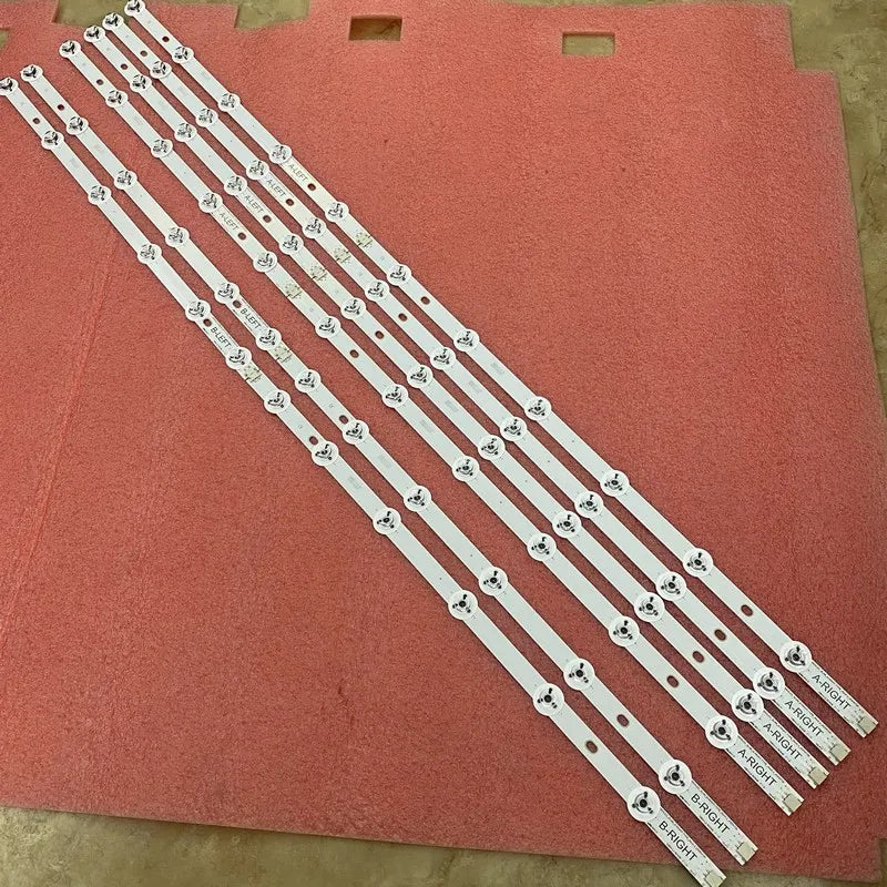 Barres LED de 930 mm vues en longueur avec leurs lentilles