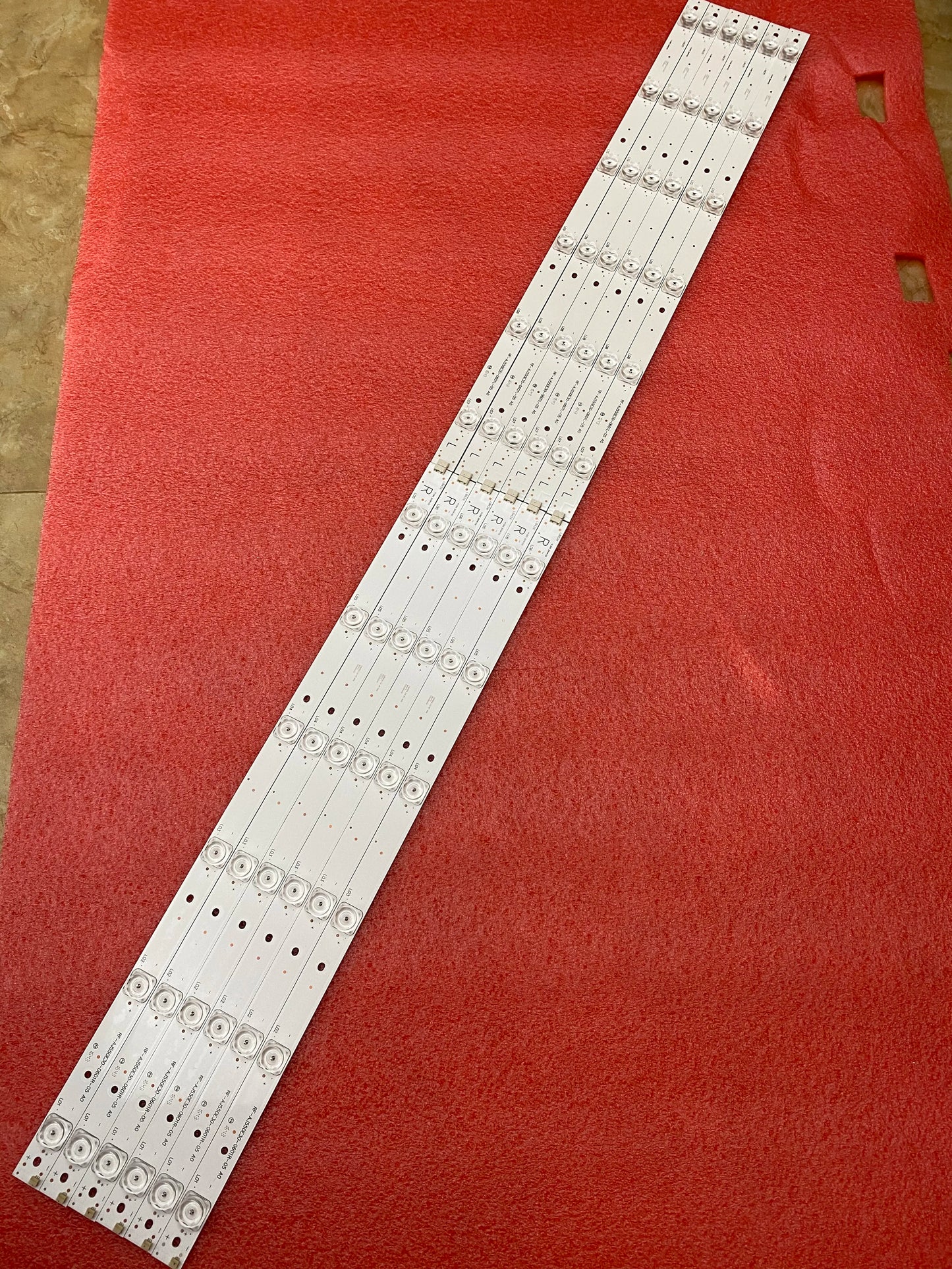 Barres LED RF-AJ550E30 pour Sharp LC-55CFE6241K / LC-55CUF8462ES