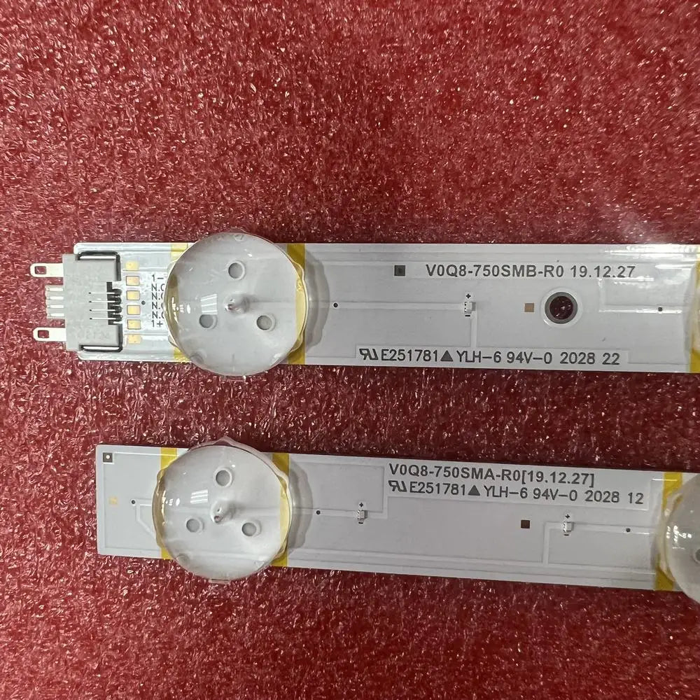 Détail des lentilles LED sur bandes de rétroéclairage TV 75 pouces