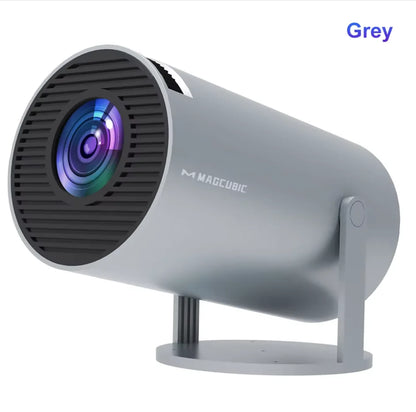 Projecteur HY300 Pro coloris gris, vue de trois quarts avec objectif