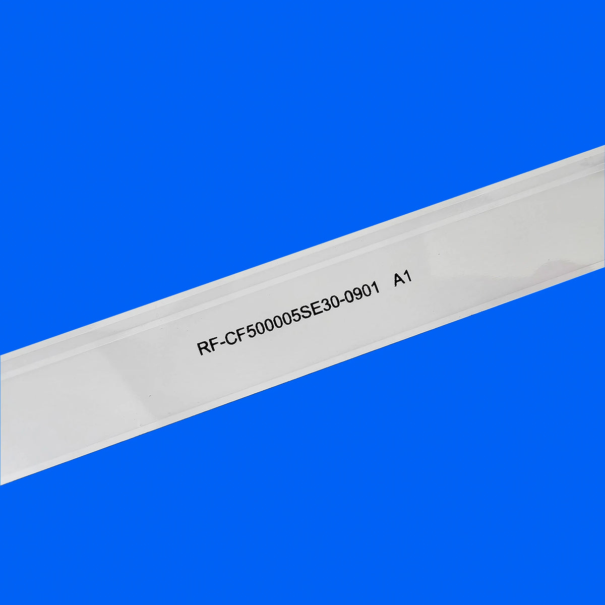 Référence RF-CF500005SE30-0901 imprimée sur bande LED TV